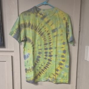 Men's Short Sleeve Tie-Dye Tee in Yellow & Green